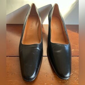 Lauren Ralph Lauren black leather pumps